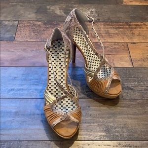 Jessica Simpson Brouge heels size 10 snake gold